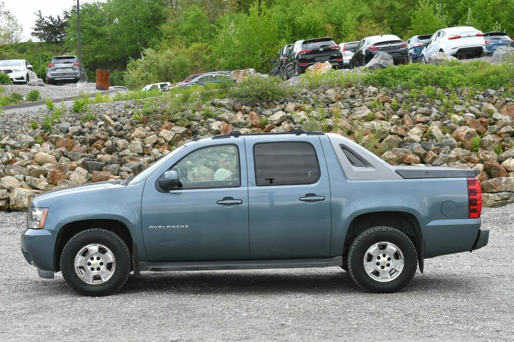 2011 Chevrolet Avalanche LS 4WD