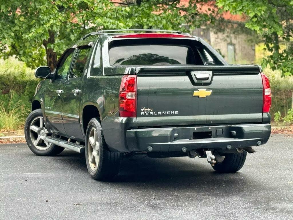 2013 Chevrolet Avalanche LTZ Black Diamond Edition 4WD