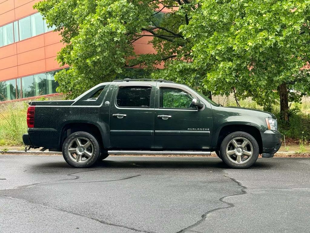 2013 Chevrolet Avalanche LTZ Black Diamond Edition 4WD