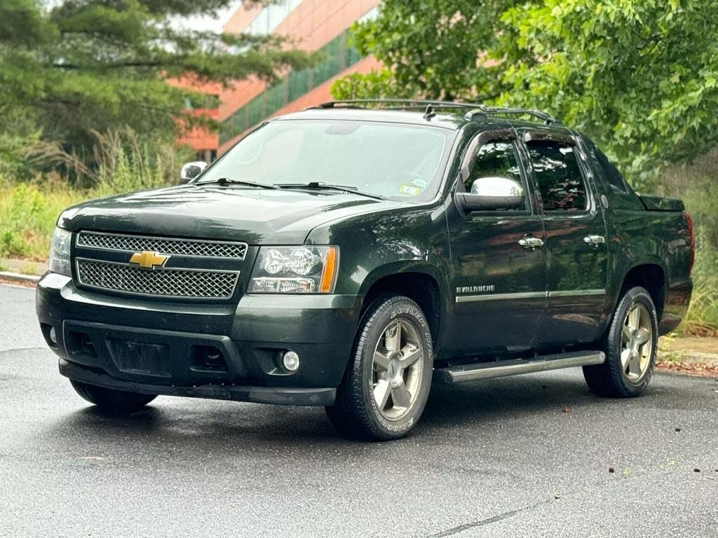 2013 Chevrolet Avalanche LTZ Black Diamond Edition 4WD