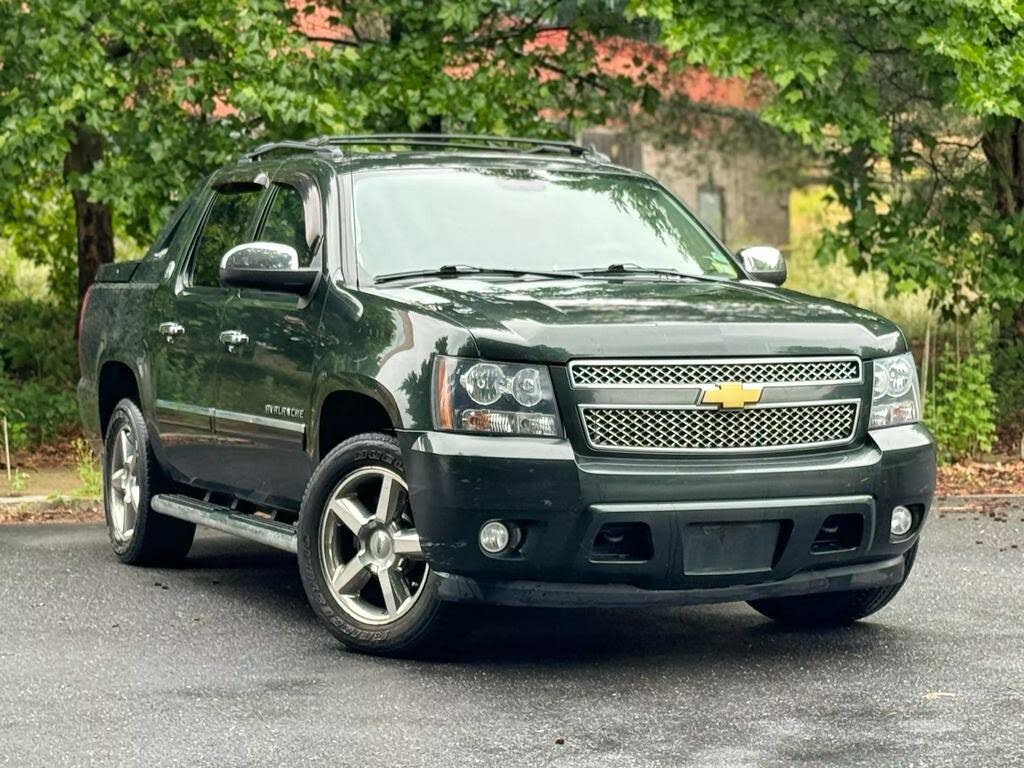 2013 Chevrolet Avalanche LTZ Black Diamond Edition 4WD