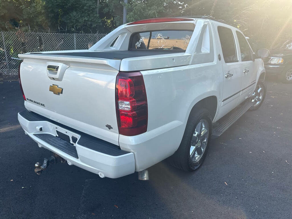 2013 Chevrolet Avalanche LTZ Black Diamond Edition 4WDrive