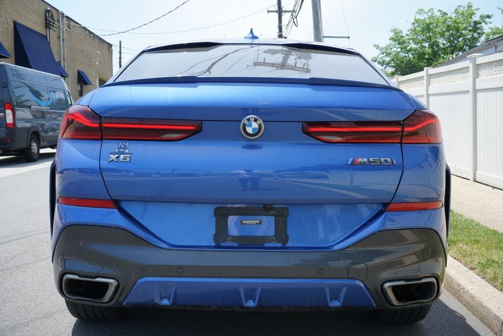 2020 BMW X6 M50i AWD-01