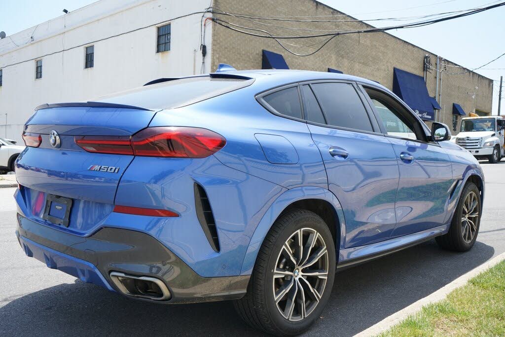 2020 BMW X6 M50i AWD-01