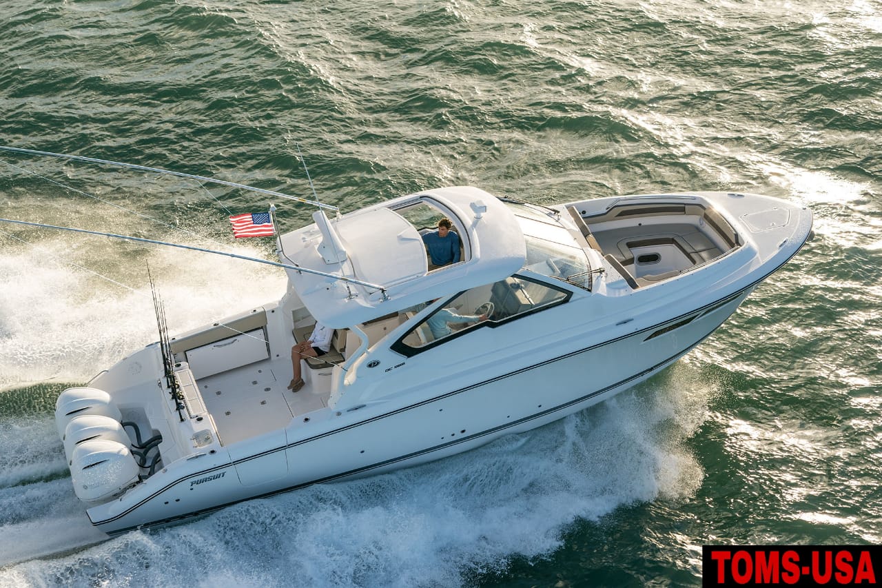 2021 Pursuit 365 DC Dual Console boat