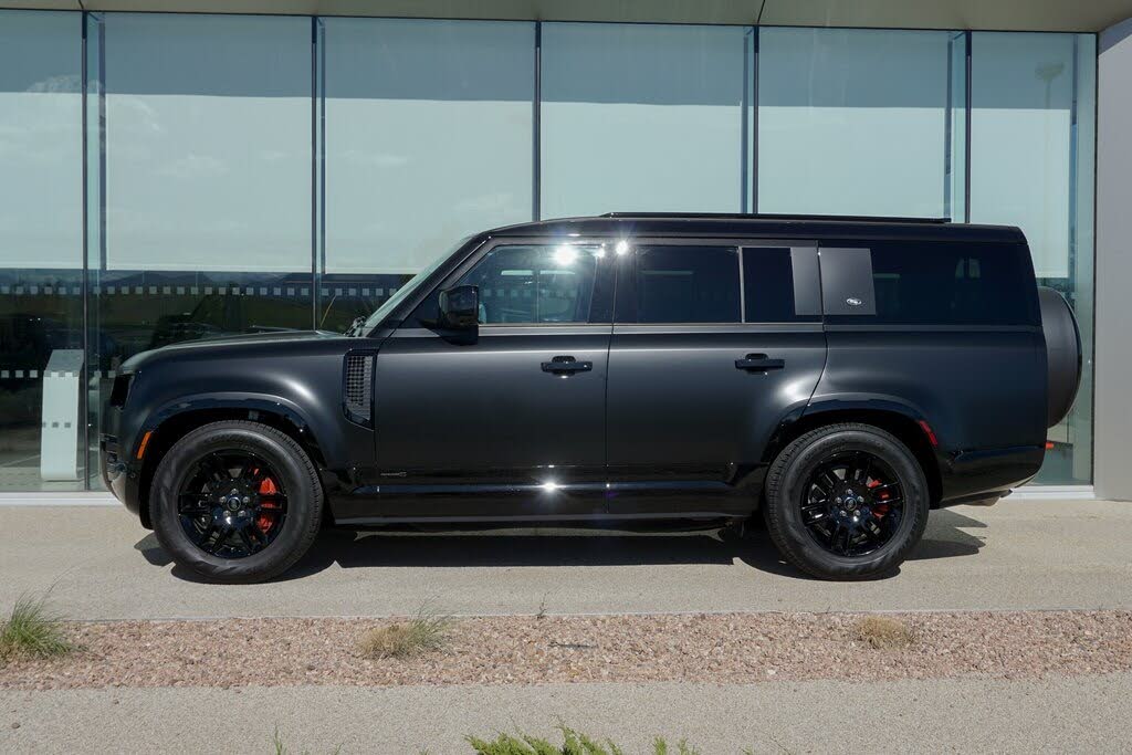 2024 Land Rover Defender 130 P400 X AWD