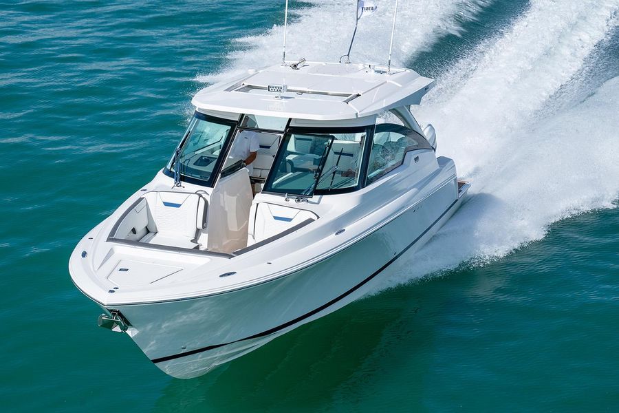 Tiara Yachts 34 LX