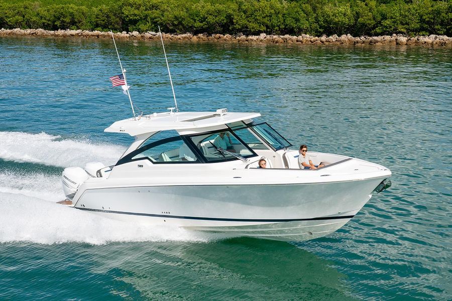 Tiara Yachts 34 LX